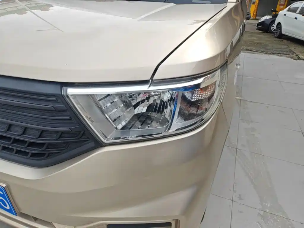 Wuling Hongguang V 2022 — фото 24