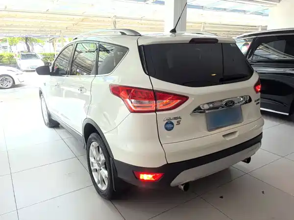 Ford Kuga 2015