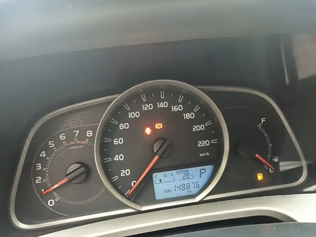 Toyota RAV4 2015 — фото 12