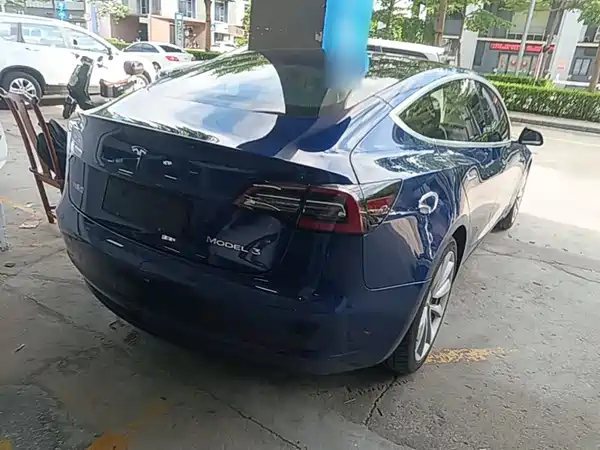 Tesla Model 3 2020