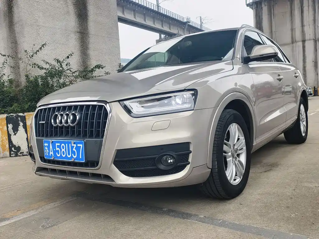 Audi Q3 2015 — фото 16
