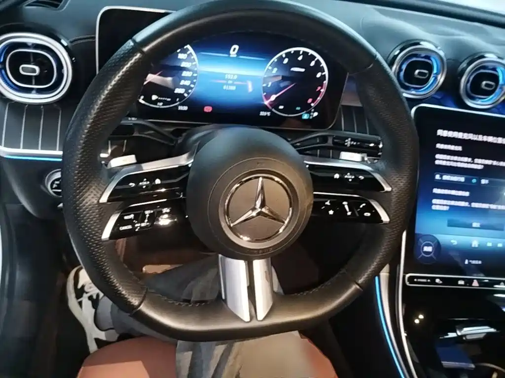 Mercedes-Benz C-Class 2023 — фото 11