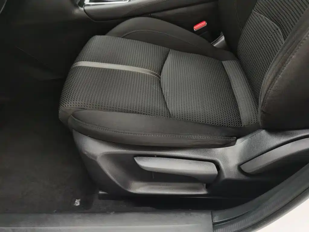 Mazda 3 Axela 2019 — фото 20