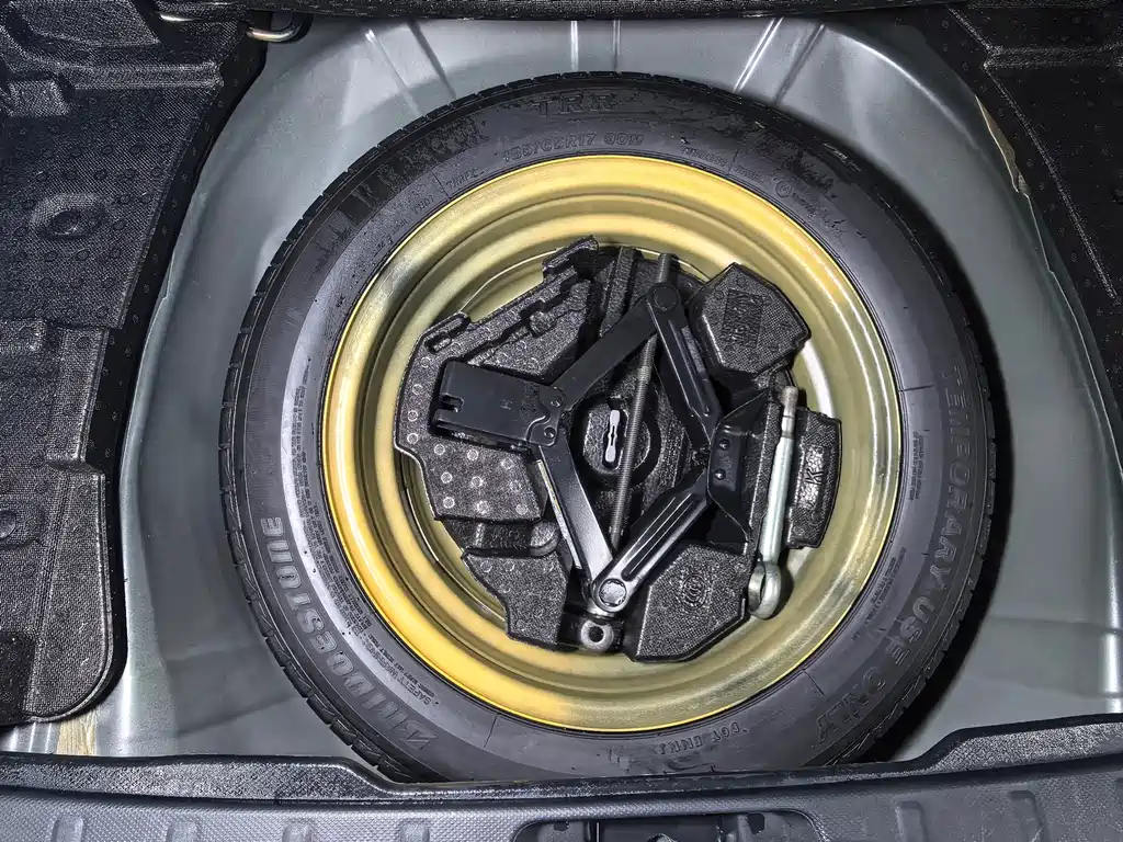 Subaru Forester 2022 — фото 23