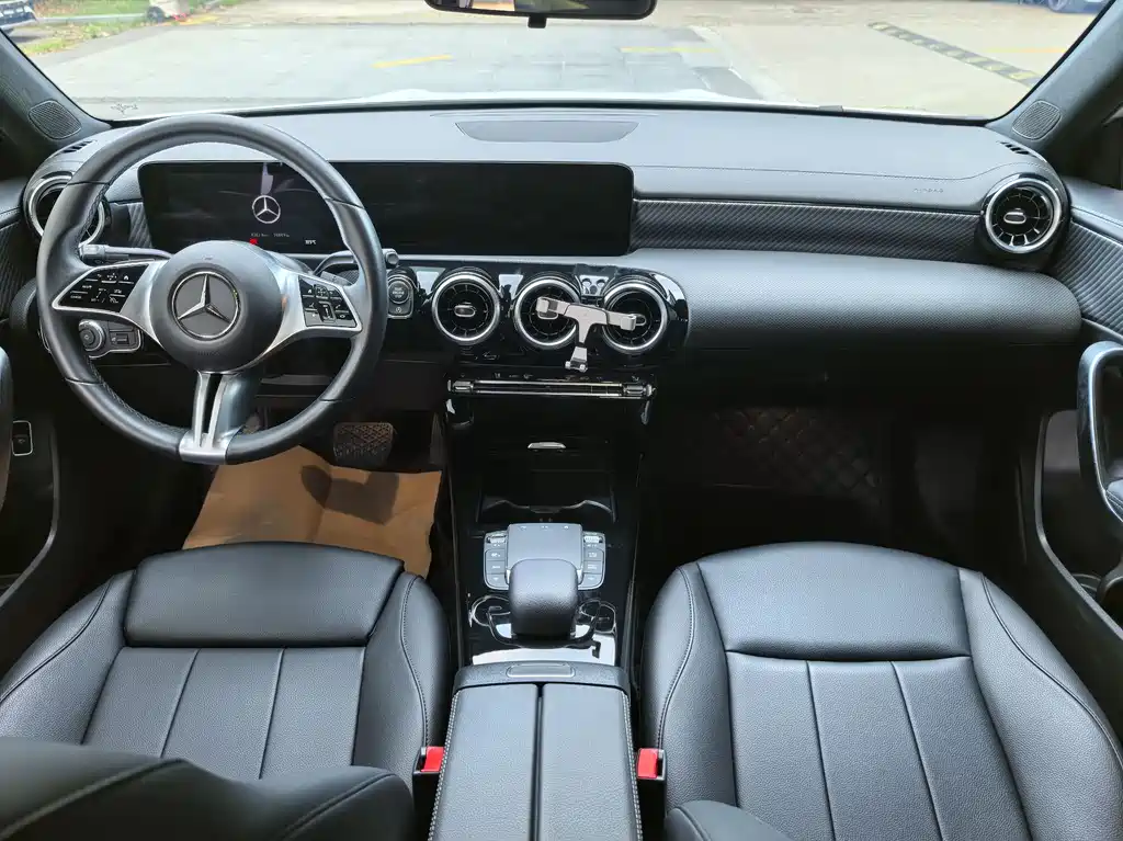 Mercedes-Benz A-Class 2023 — фото 7