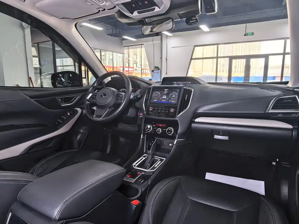 Subaru Forester 2022 — фото 16