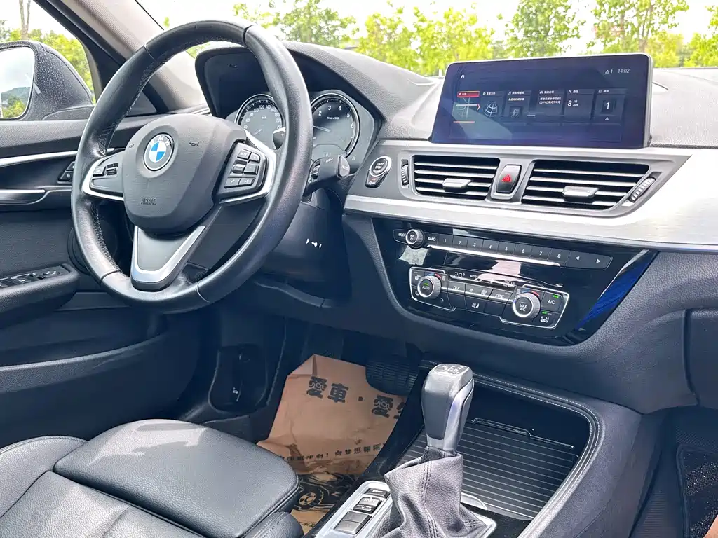 BMW 1 Series 2019 — фото 15