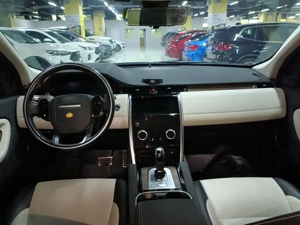 Land Rover Discovery Sport 2020 — фото 10