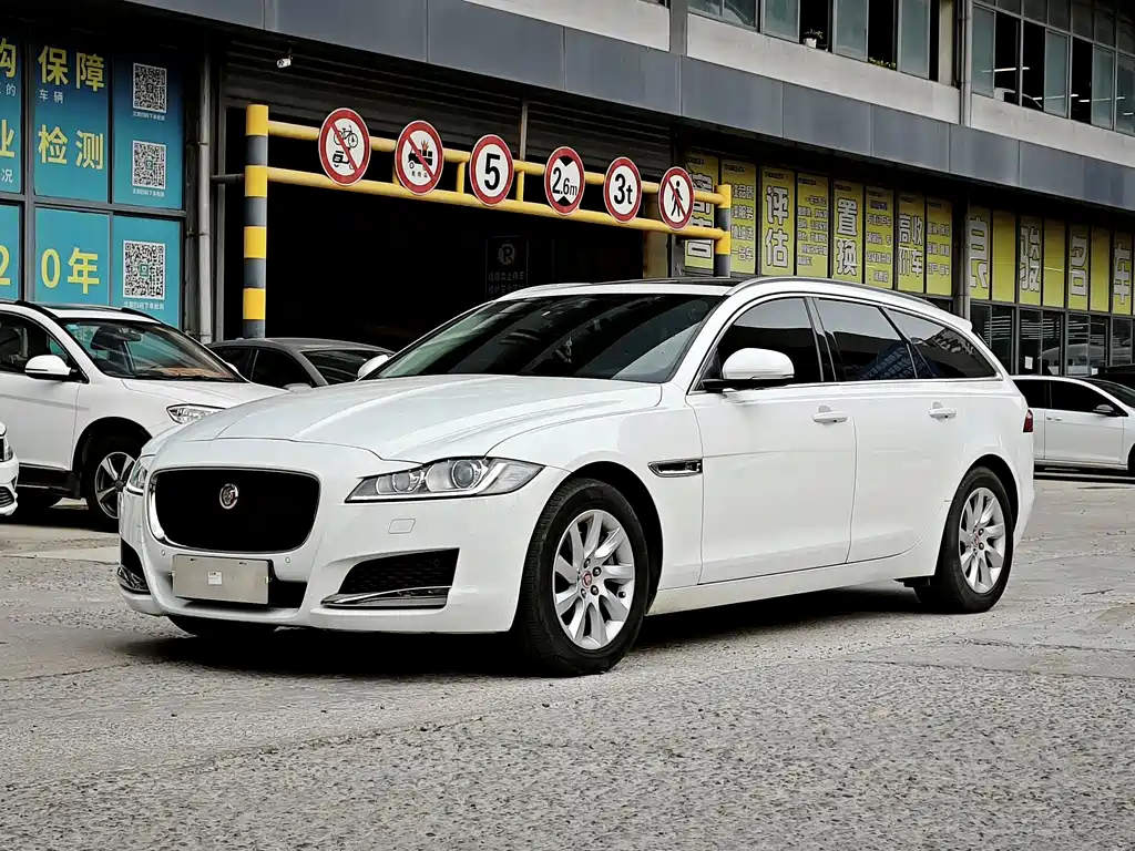 Jaguar XF 2019 — фото 1