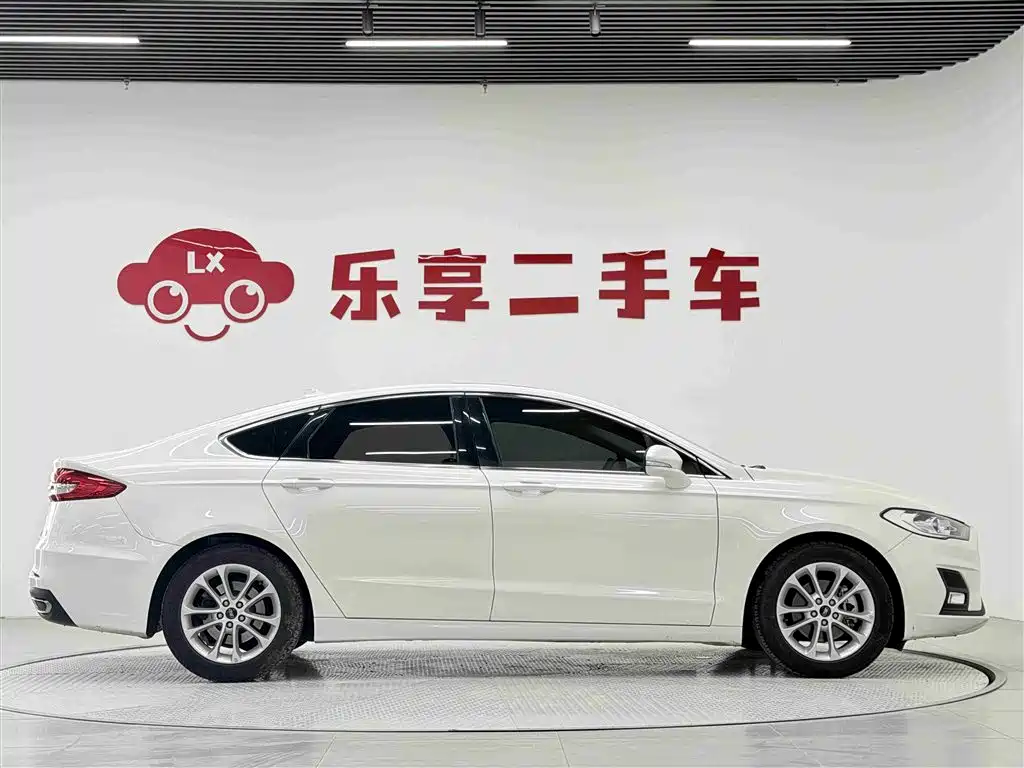 Ford Mondeo 2021 — фото 13