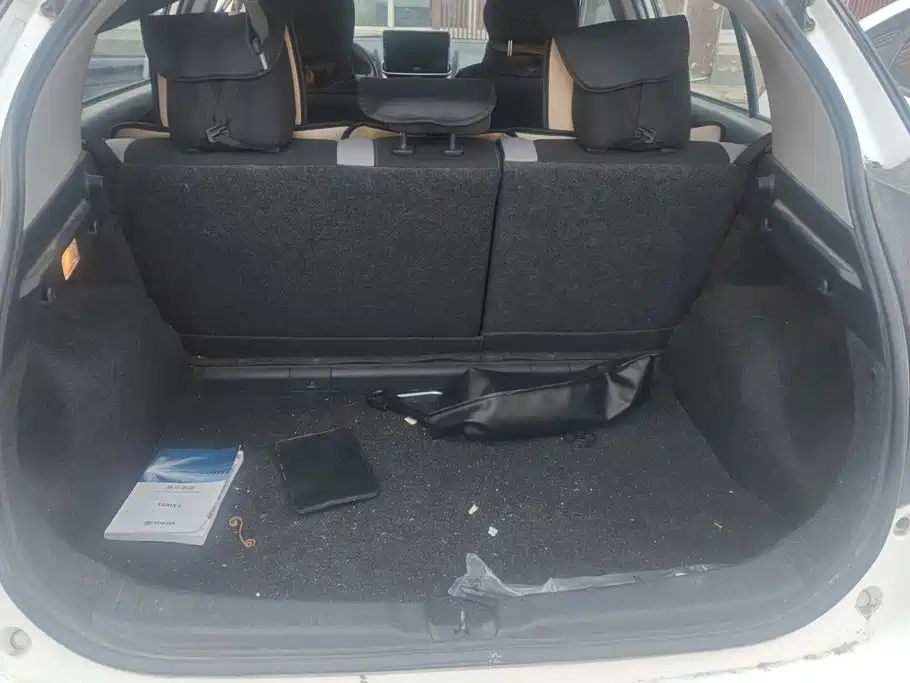 Toyota Yaris L 2021
