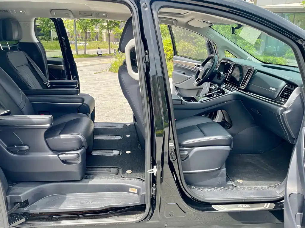 GAC Motor Trumpchi M8 2024 — фото 12