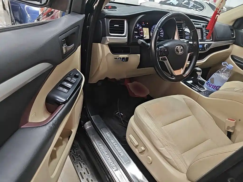 Toyota Highlander 2015 — фото 16
