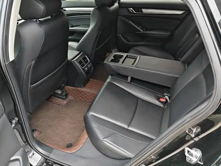 Honda Accord 2022 — фото 11