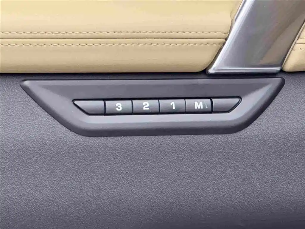 Land Rover Discovery Sport 2025 — фото 15