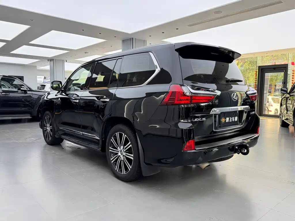 Lexus LX 2020 — фото 23