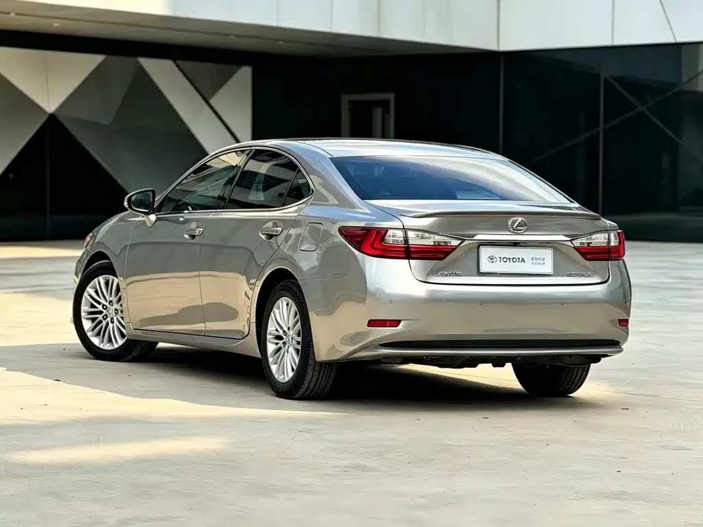 Lexus ES 2017