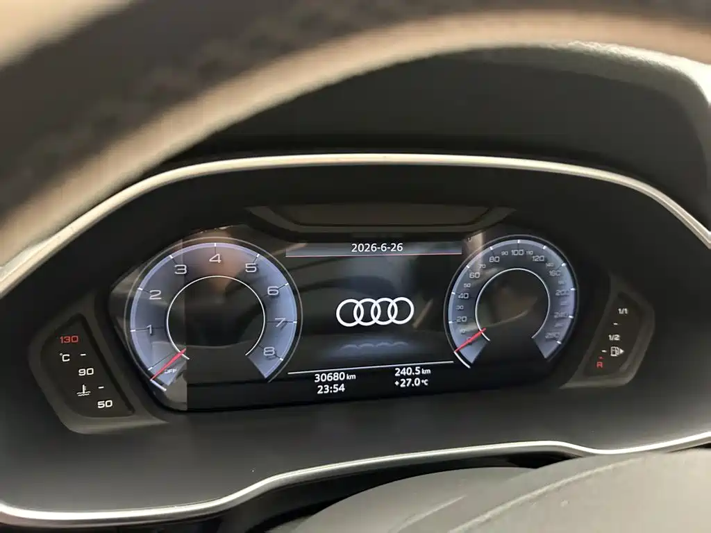 Audi Q3 2023 — фото 12
