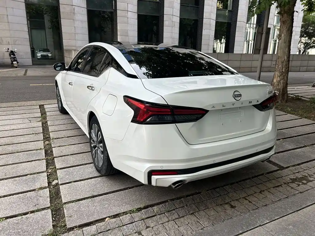 Nissan Teana 2024