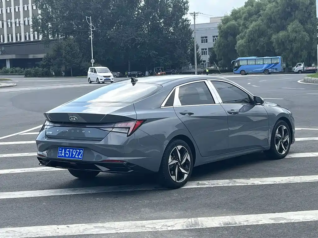 Hyundai Elantra 2021