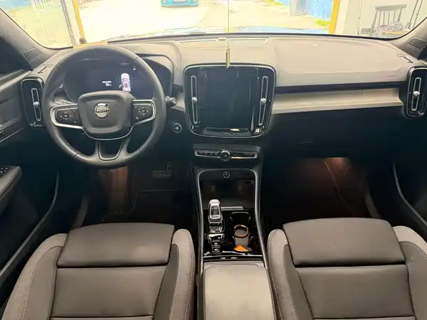 Volvo XC40 2023