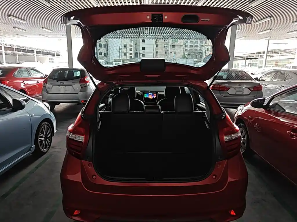 Toyota Yaris L 2019 — фото 19