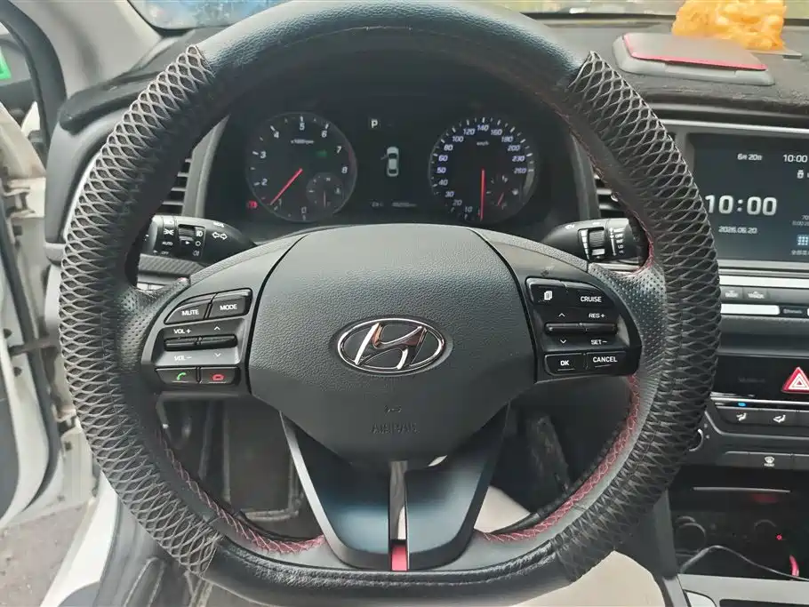 Hyundai Elantra 2018 — фото 15