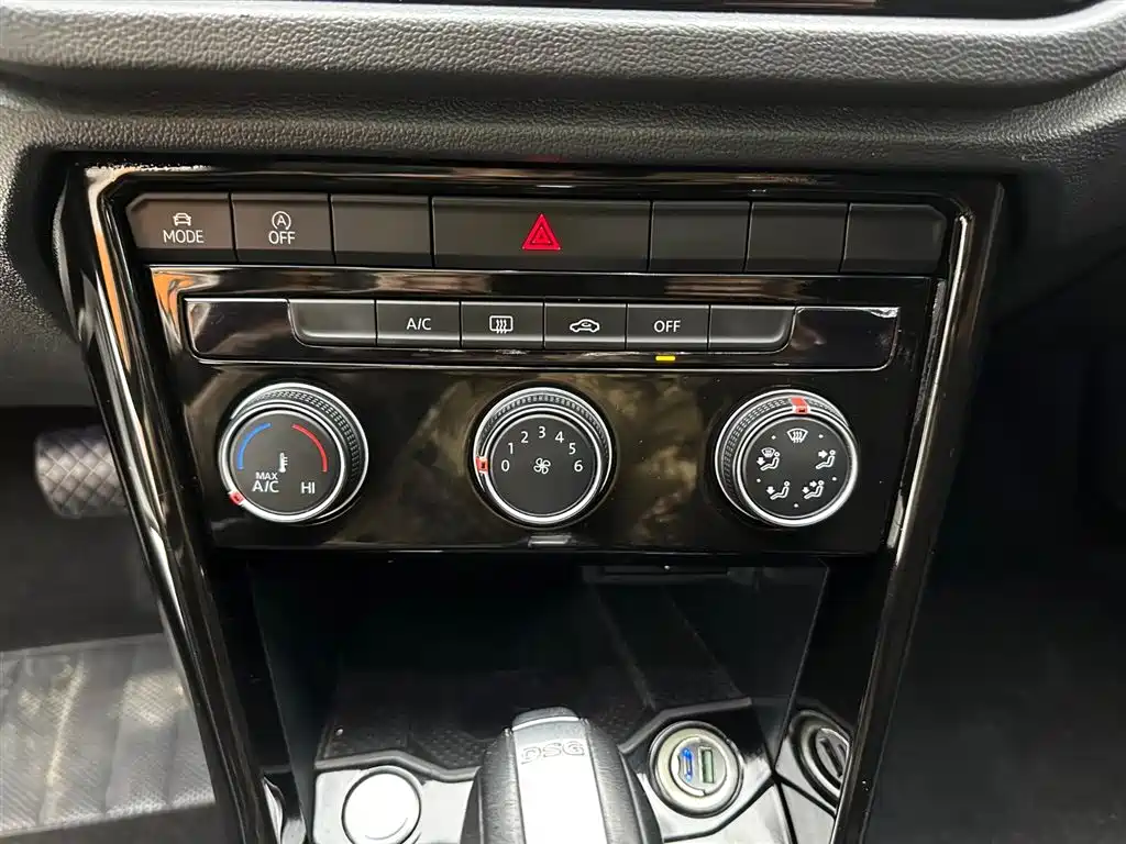 Volkswagen T-Roc 2022 — фото 19