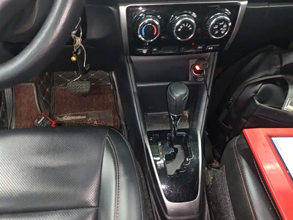 Toyota Yaris L 2020 — фото 14