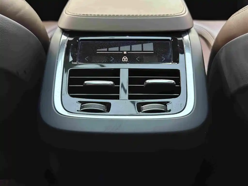 Volvo XC90 2021 — фото 12