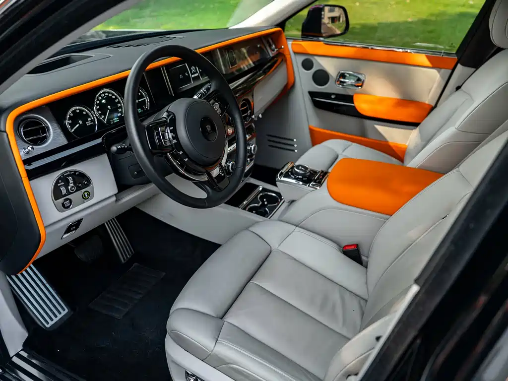 Rolls-Royce Phantom 2023 — фото 12