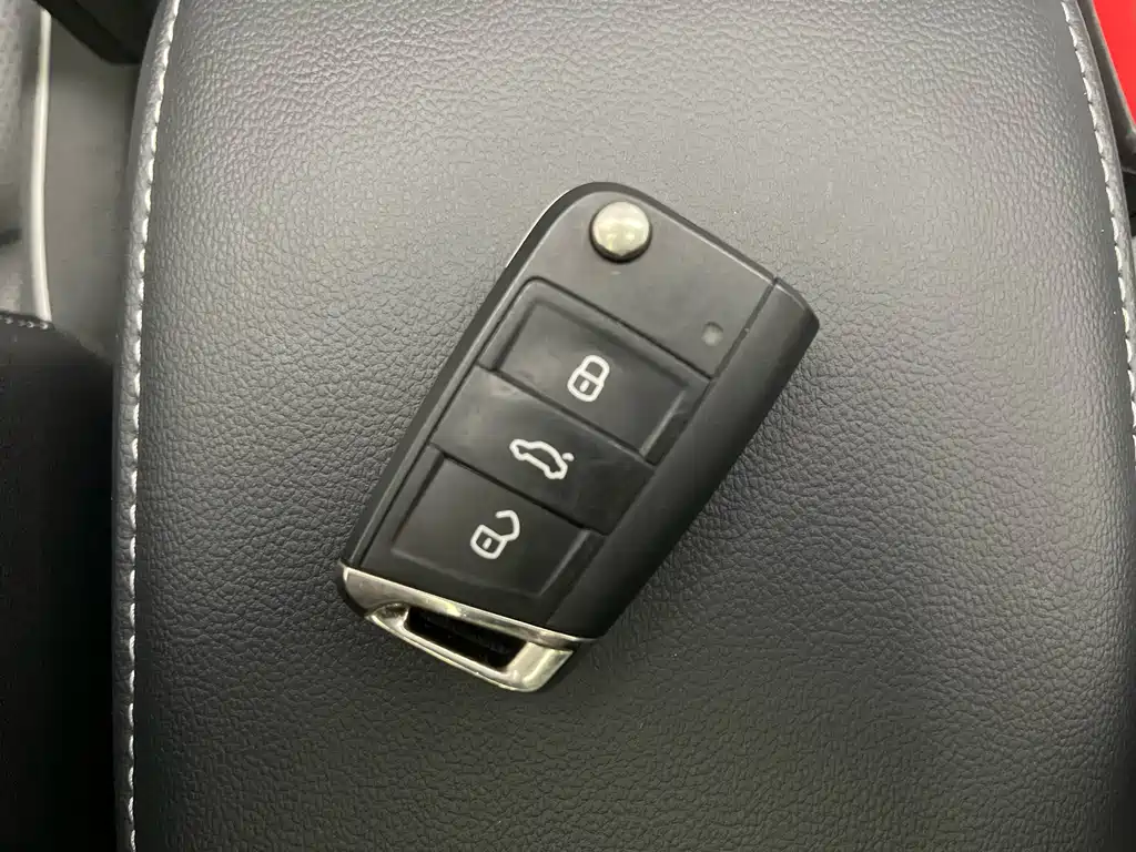Volkswagen Tiguan L New Energy 2022 — фото 13