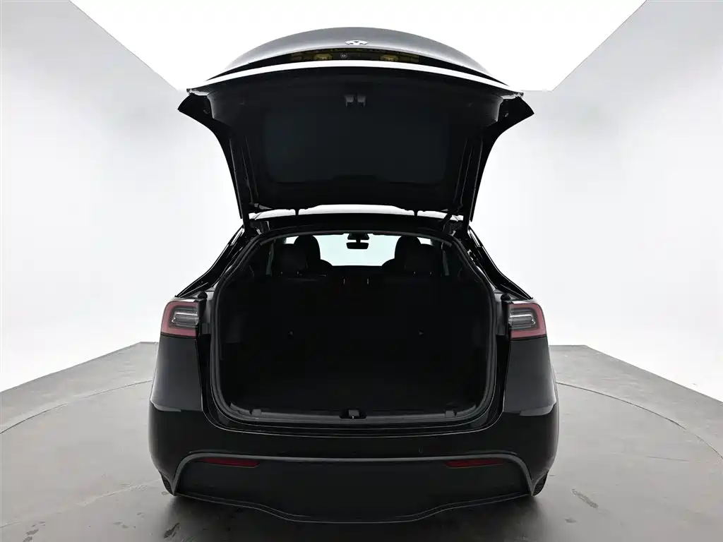 Tesla Model Y 2022 — фото 12