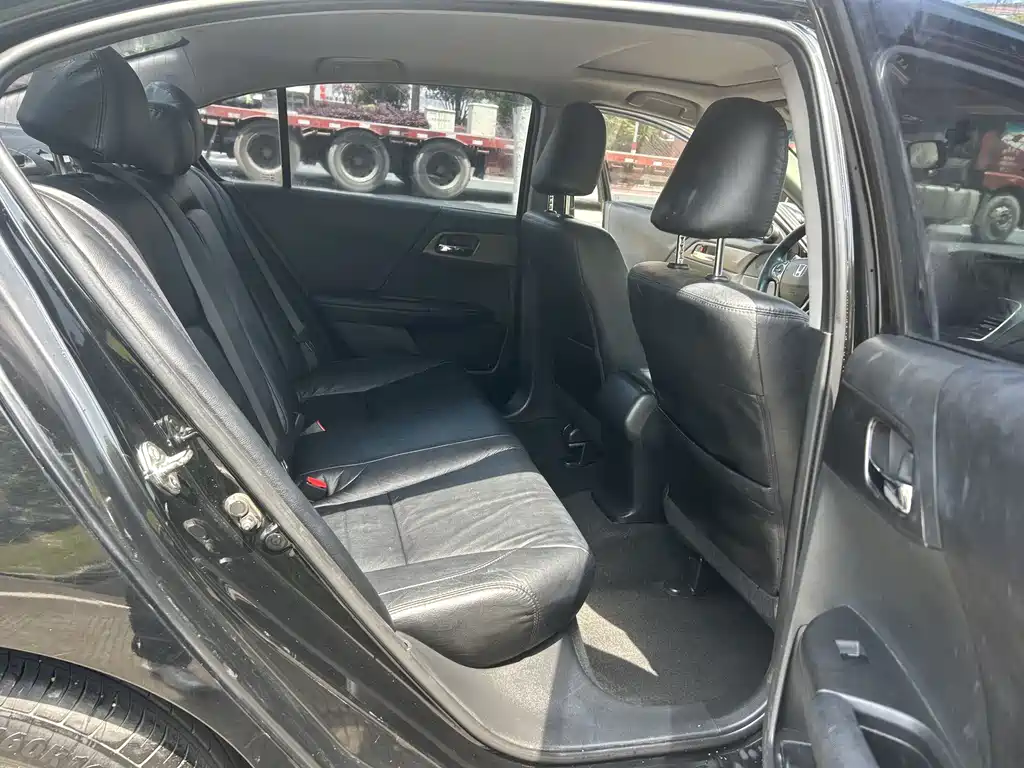 Honda Accord 2014 — фото 10
