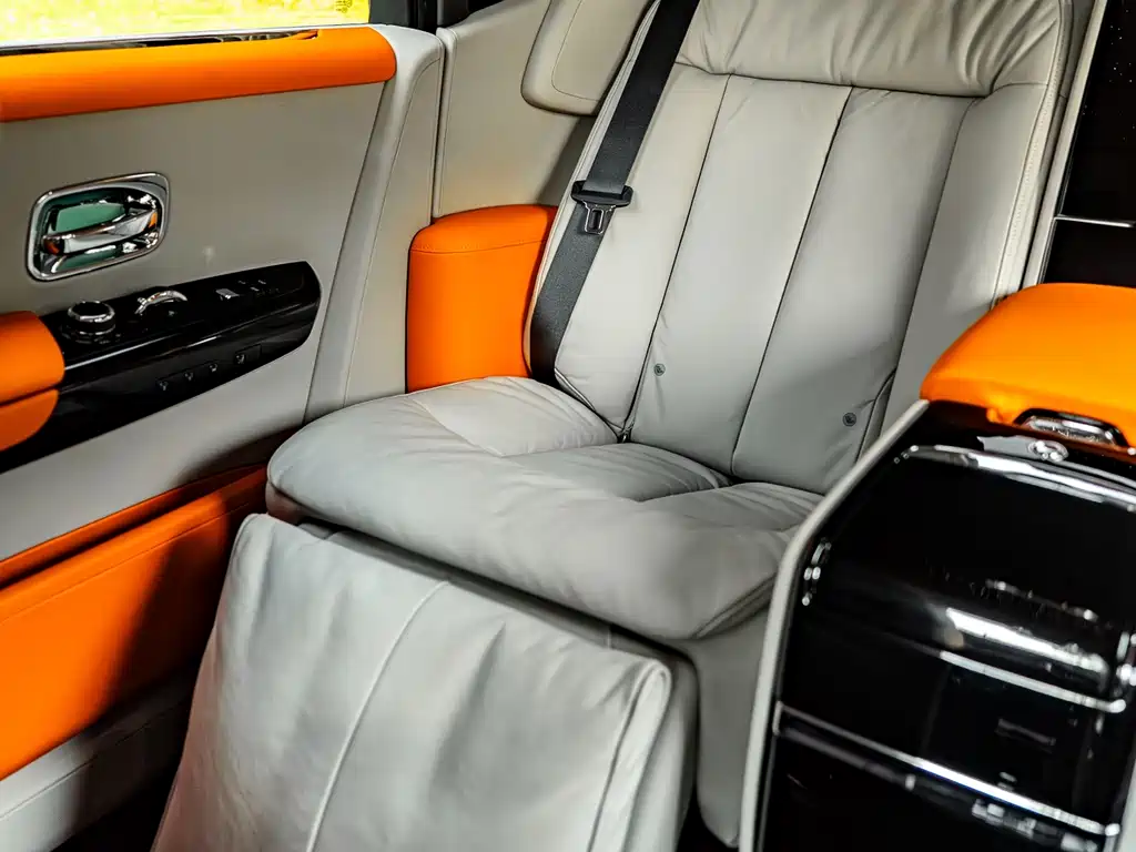 Rolls-Royce Phantom 2023 — фото 13