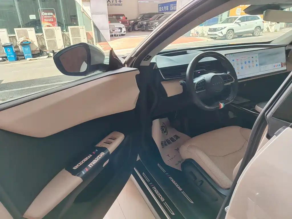 Mazda EZ-60 2025