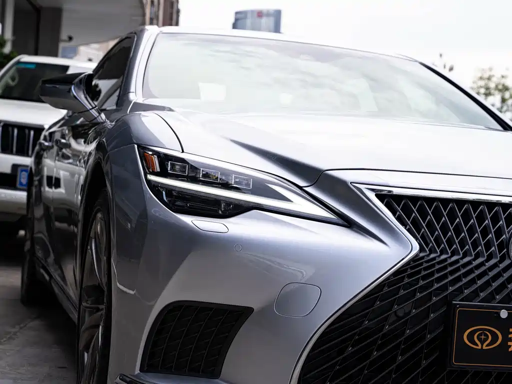 Lexus LS 2021