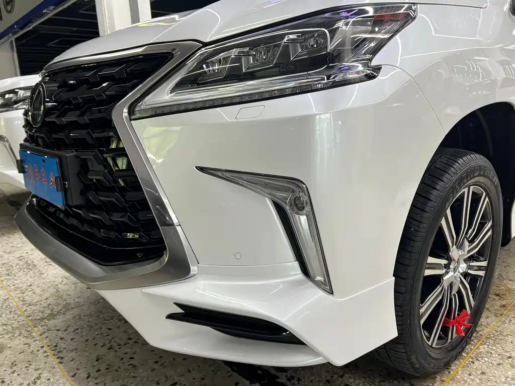 Lexus LX 2019 — фото 11