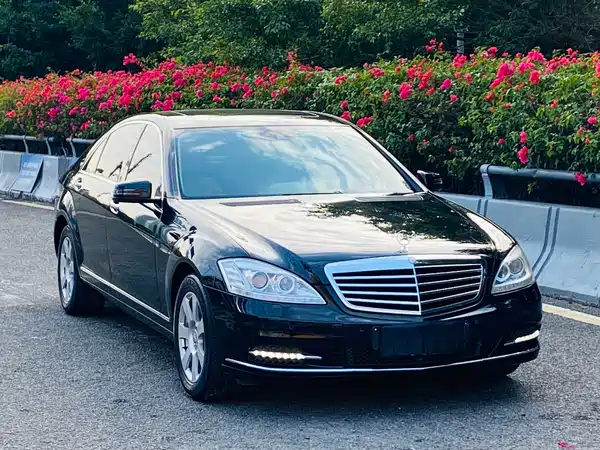 Mercedes-Benz S-Class 2012