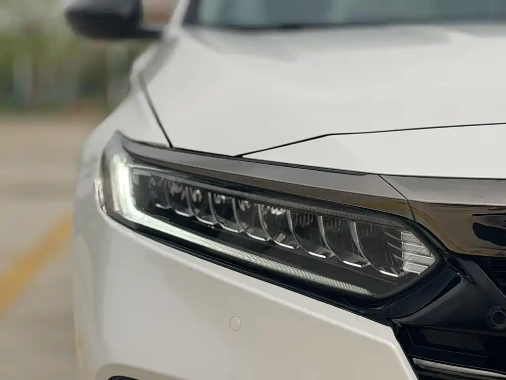 Honda Accord 2022 — фото 25