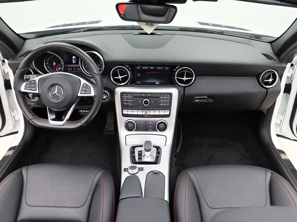Mercedes-Benz SLC 2017 — фото 13