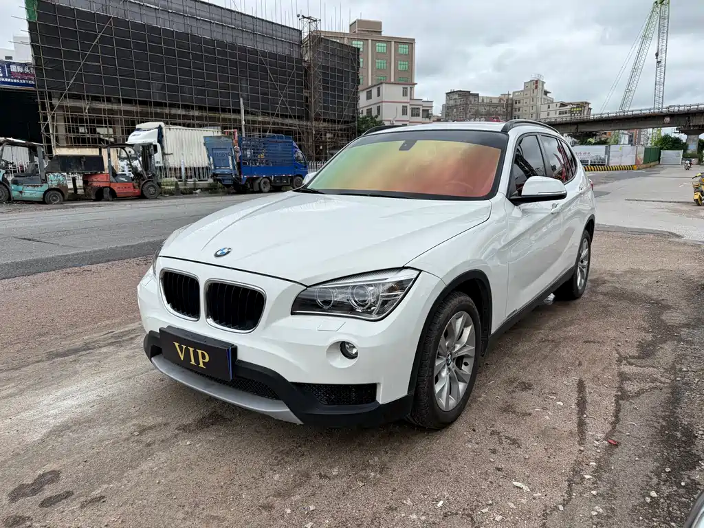 BMW X1 2013 — фото 1