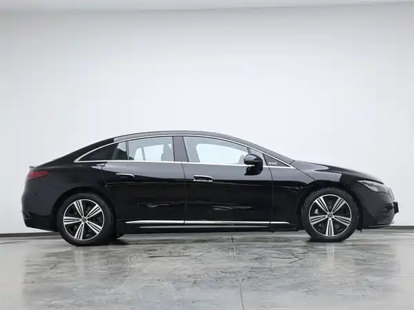 Mercedes-Benz EQE 2025