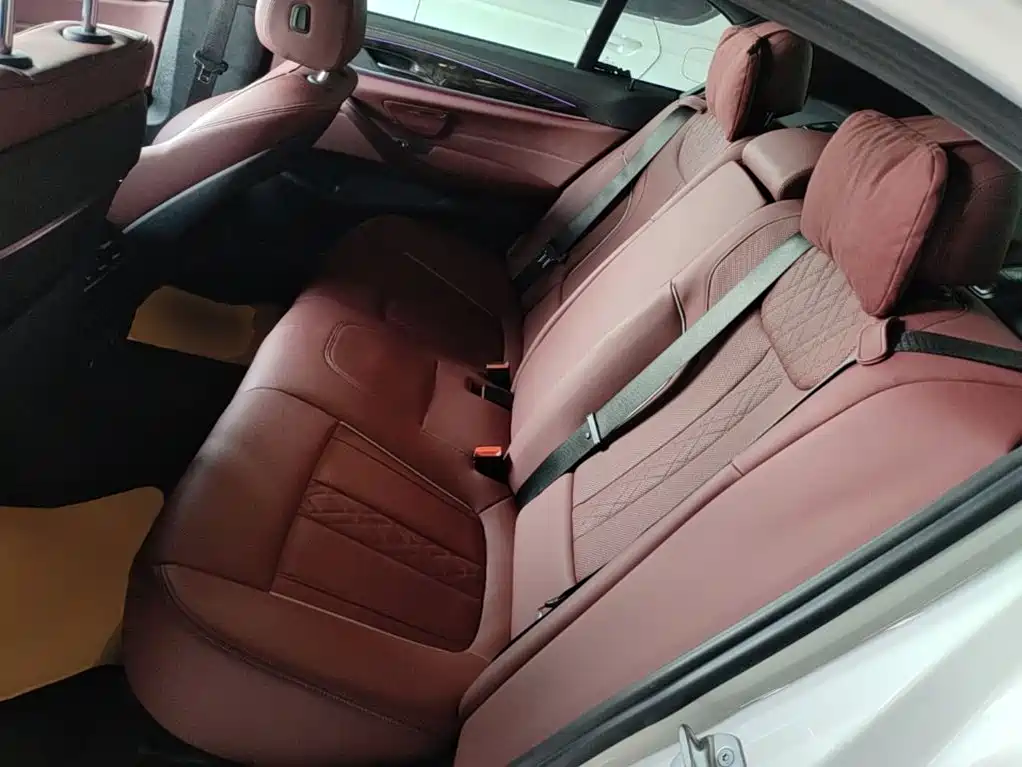 BMW 5 Series 2022 — фото 17