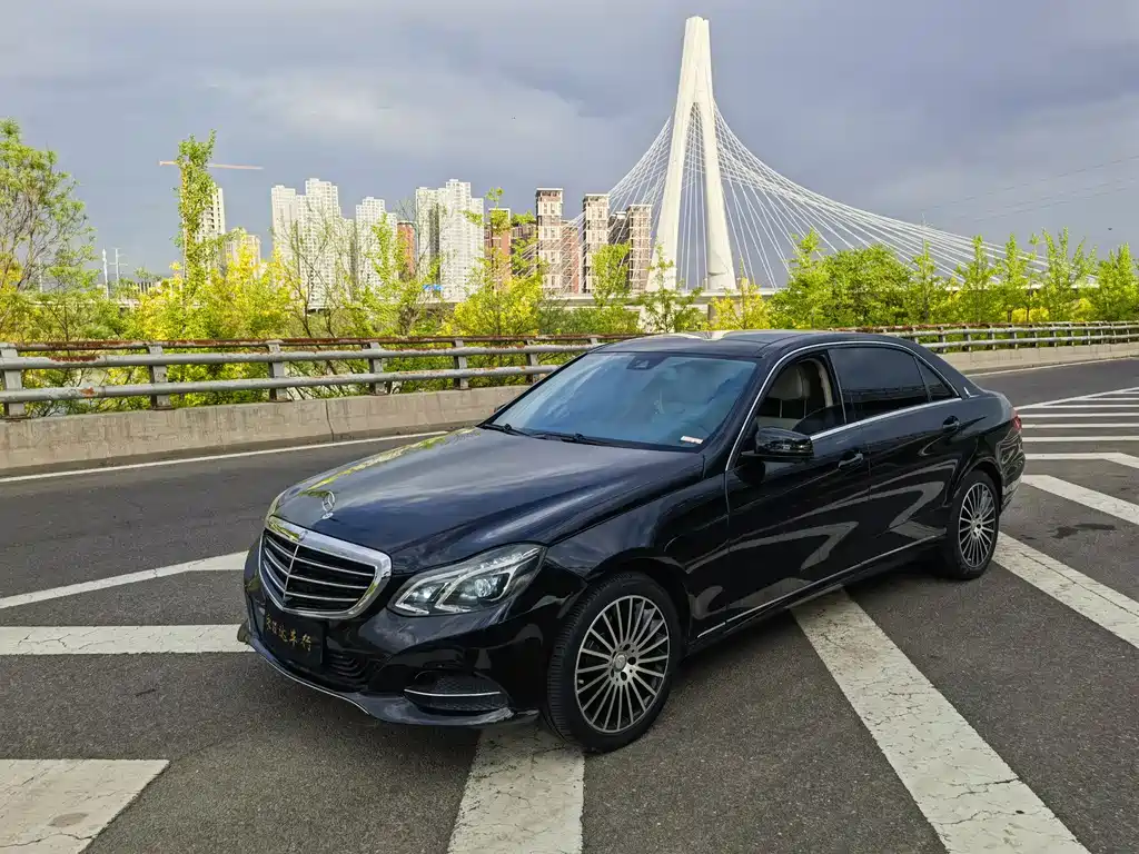 Mercedes-Benz E-Class 2014 — фото 1