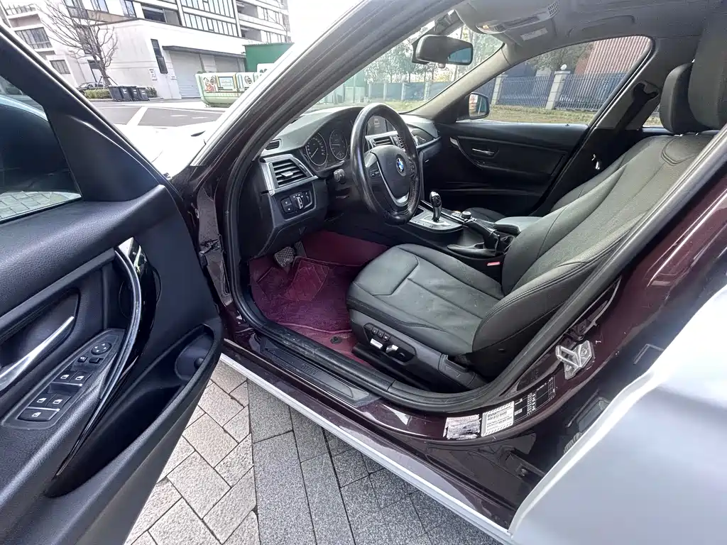 BMW 3 Series 2017 — фото 14