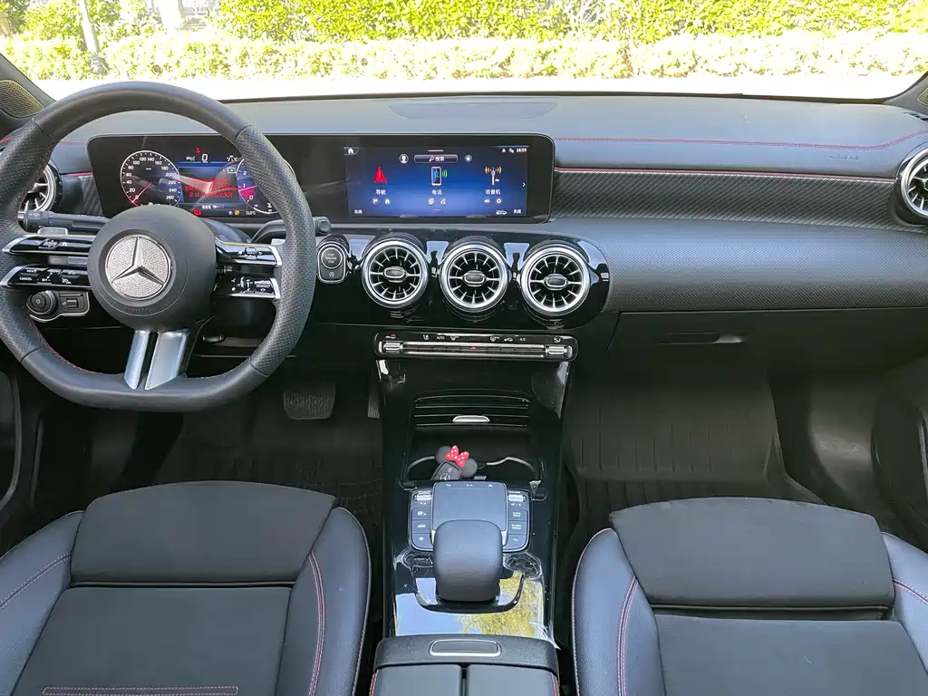 Mercedes-Benz A-Class 2024 — фото 15