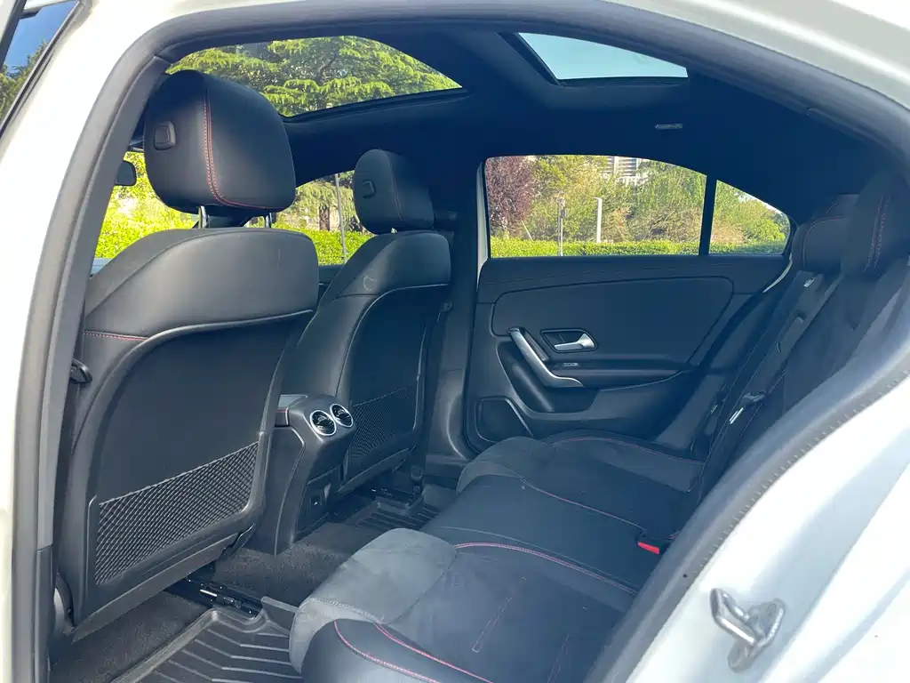 Mercedes-Benz A-Class 2024 — фото 12
