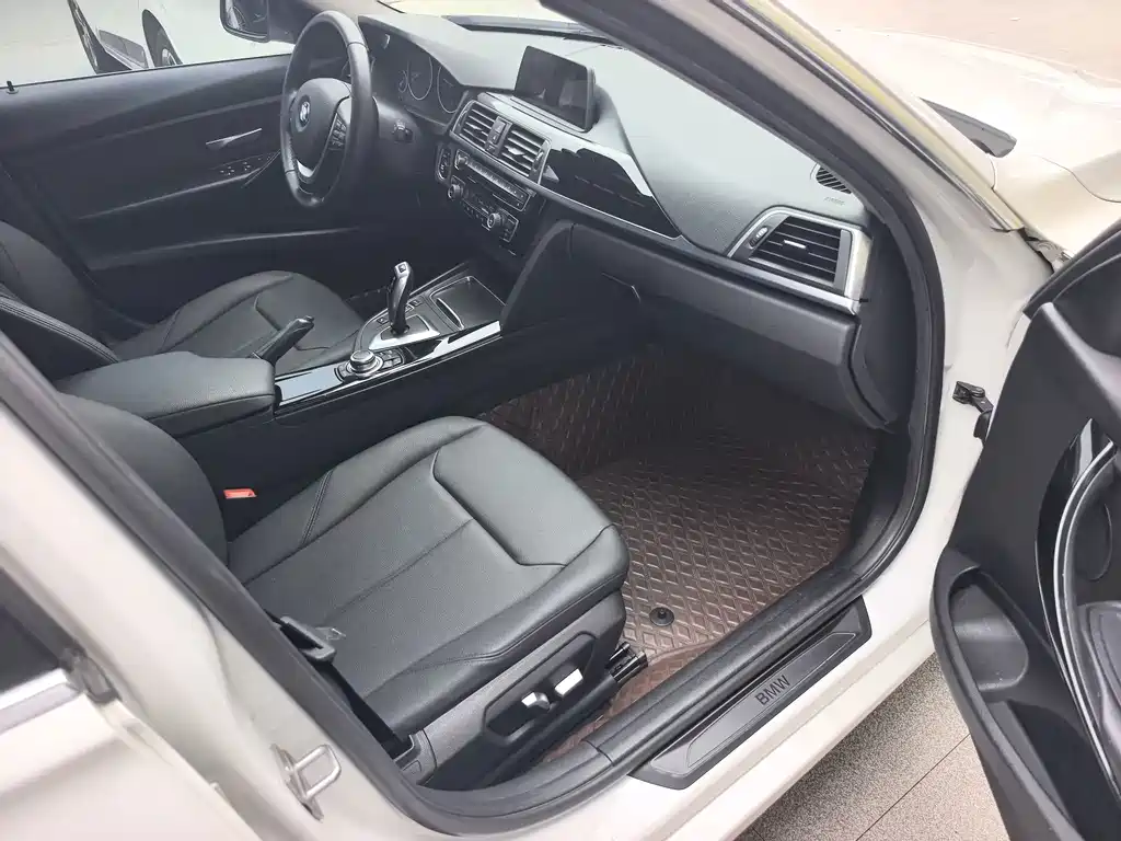 BMW 3 Series 2016 — фото 13