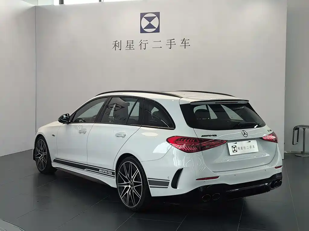 Mercedes-Benz C-Class AMG 2025 — фото 6